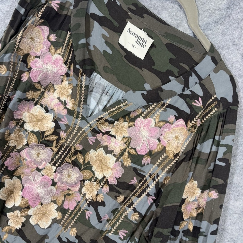 Savanna Jane Blouse Womens 2X Green Camo Embroidered Floral Roll Tab Boho